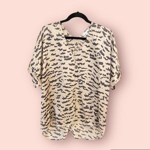 #569 - Cabi Cloud Blouse - Women’s 100% Silk V-neck Anmial print Blouse